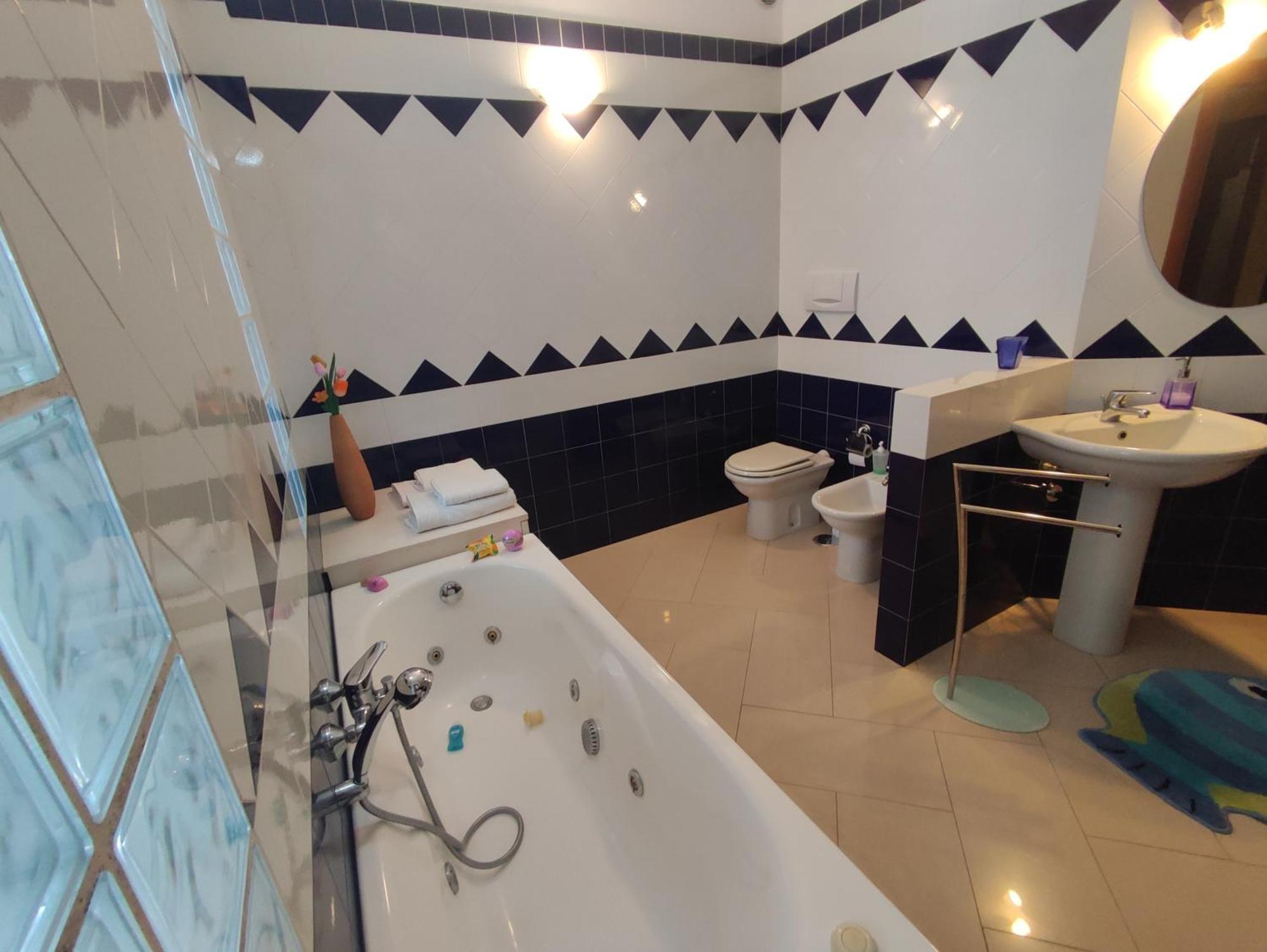 Residenza Del Sole Bed & Breakfast Surbo Exterior photo