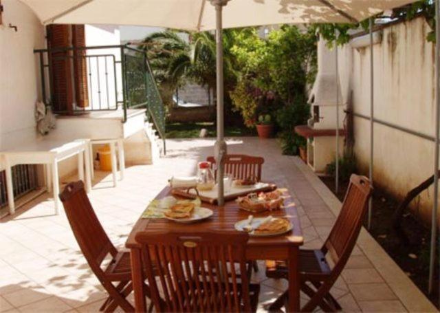 Residenza Del Sole Bed & Breakfast Surbo Exterior photo