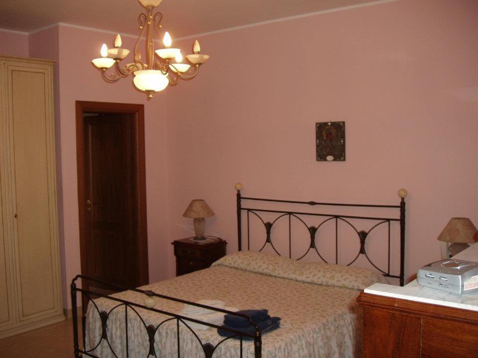 Residenza Del Sole Bed & Breakfast Surbo Exterior photo